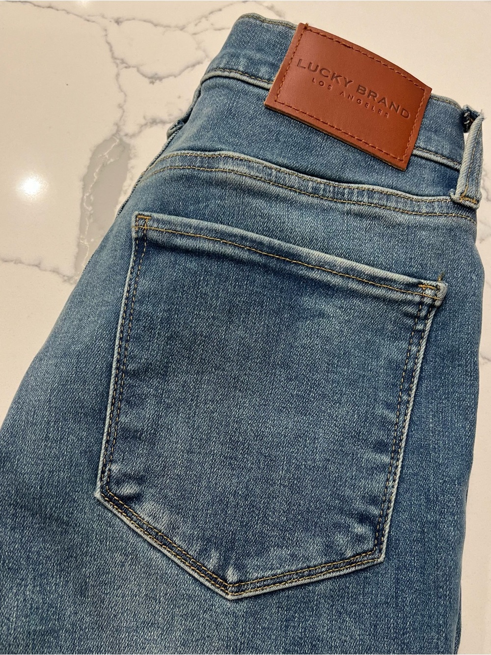 Women’s LUCKY BRAND -STEVIE High Rise Flare Jeans Size 8/29 R. ❤️*Price is firm* - Picture 2 of 16